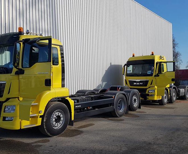 negrato-trucks-yellow